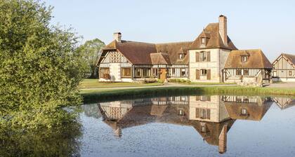 Confortable appartement dans une maison de vacances avec WIFI, piscine, TV, patio et animaux admis