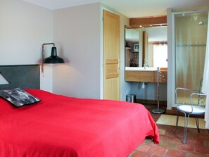 3 slaapkamers, reisbedje, gratis wifi, beddengoed