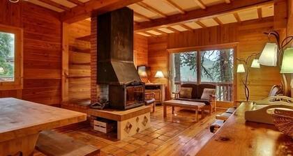 Chalet rénové pour 10 avec jacuzzi, cheminée et WiFi aux pieds des pistes