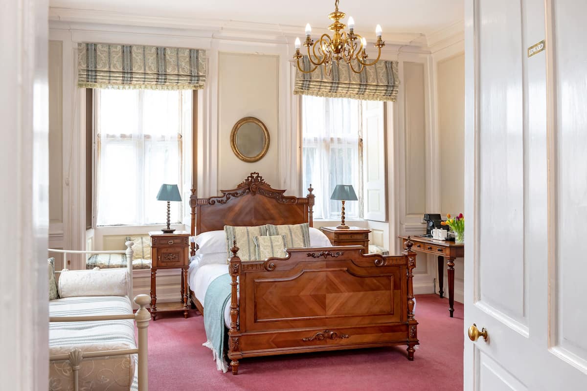 Deluxe Double Room, 1 Double Bed, Non Smoking, Garden View | 1 bedroom, Egyptian cotton sheets, premium bedding