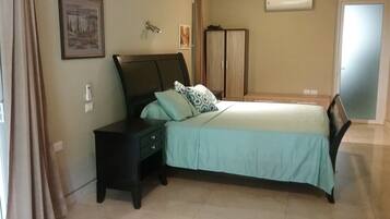 Free WiFi, bed sheets, wheelchair access