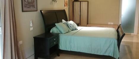 Free WiFi, bed sheets, wheelchair access