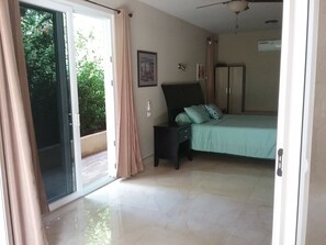 Free WiFi, bed sheets, wheelchair access - Beachfront Nature Rentals-Ocean/Pacific Beachfront Studio- 425 SQ. feet (Torio)