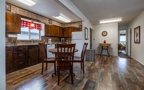 Interior - Shoshone Canyon House- Great Location, Canyon Views (Cody)