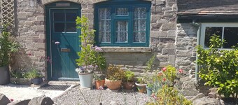 Stunning Grade II Listed Country Village Cottage