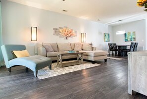 Flachbildfernseher, DVD-Player