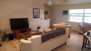 TV - Pool Home close to Siesta Key # 1 beach and Downtown. (Sarasota)