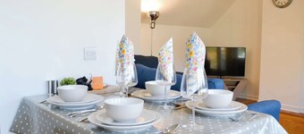 3 Old Posting Stables