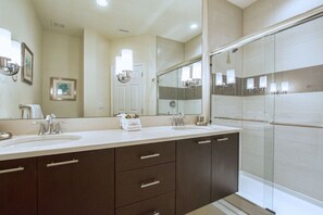 Appartement | Salle de bain | Ensemble baignoire-douche