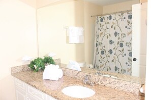 Villa | Bilik Mandi | Tuala disediakan 