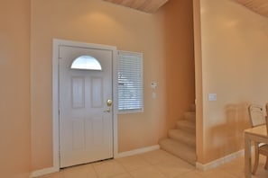 Room - Ocean Front Beach Home Walking Distance to Flagler (New Smyrna Beach)