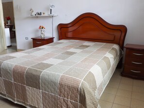 4 chambres, fer et planche à repasser, Wi-Fi