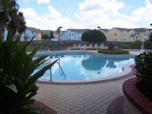 公寓 | 游泳池 | 室外游泳池