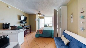1 bedroom, iron/ironing board, free WiFi, bed sheets - Oceanfront Daytona Beach Condo (Daytona Beach)