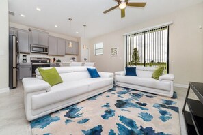 Huoneisto | Oleskelualue | Takka