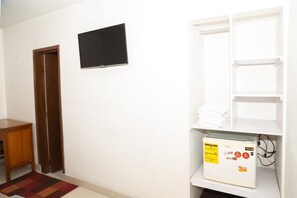 เครื่องนอนป้องกันสารก่อภูมิแพ้, โต๊ะทำงาน, Wi-Fi ฟรี, ผ้าปูที่นอน