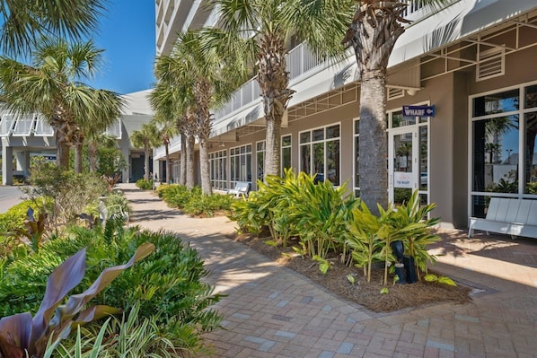 Condo (Laketown Wharf 1331) | Exterior