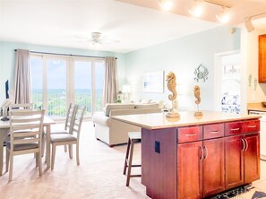 Condo (Laketown Wharf 1331)