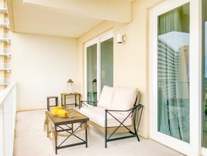 คอนโด (Laketown Wharf 1331) | ระเบียง