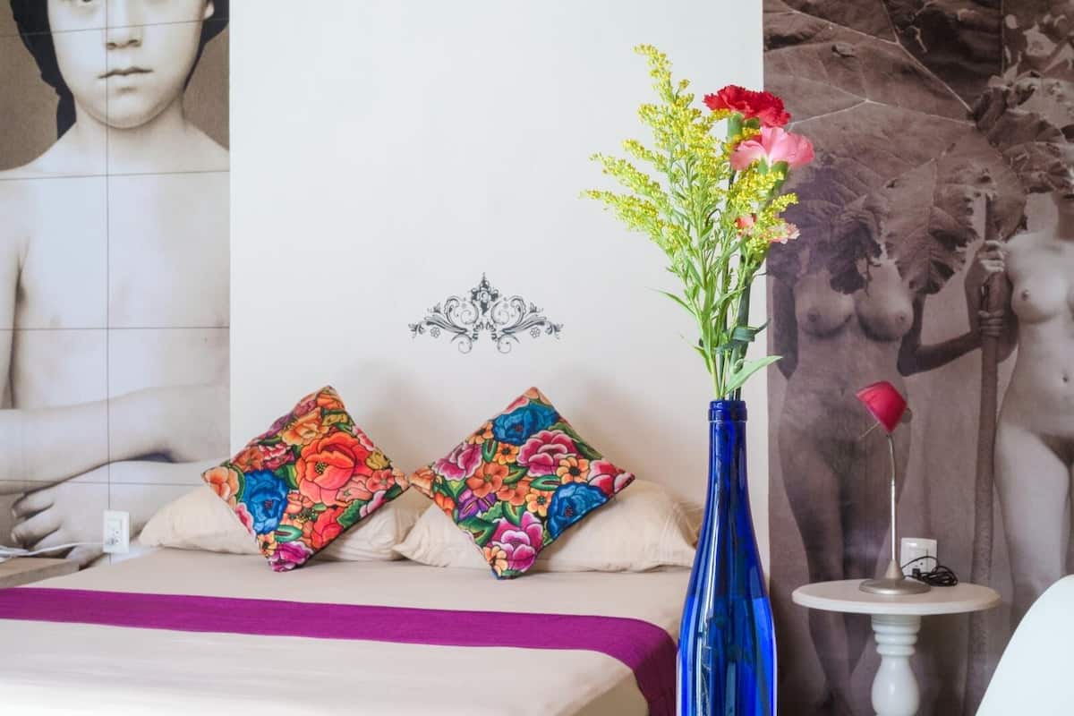 Standard Double Room (Florentino) | Peti besi dalam bilik, dihias secara berasingan