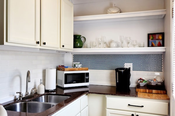 Fridge, microwave, coffee/tea maker, electric kettle