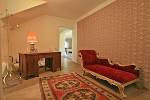 Lobby - La Cerbaina (Montecatini Val di Cecina)