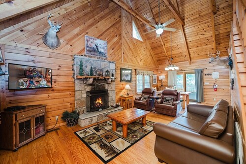 A Dream Come True 2 Bedroom Cabin by RedAwning