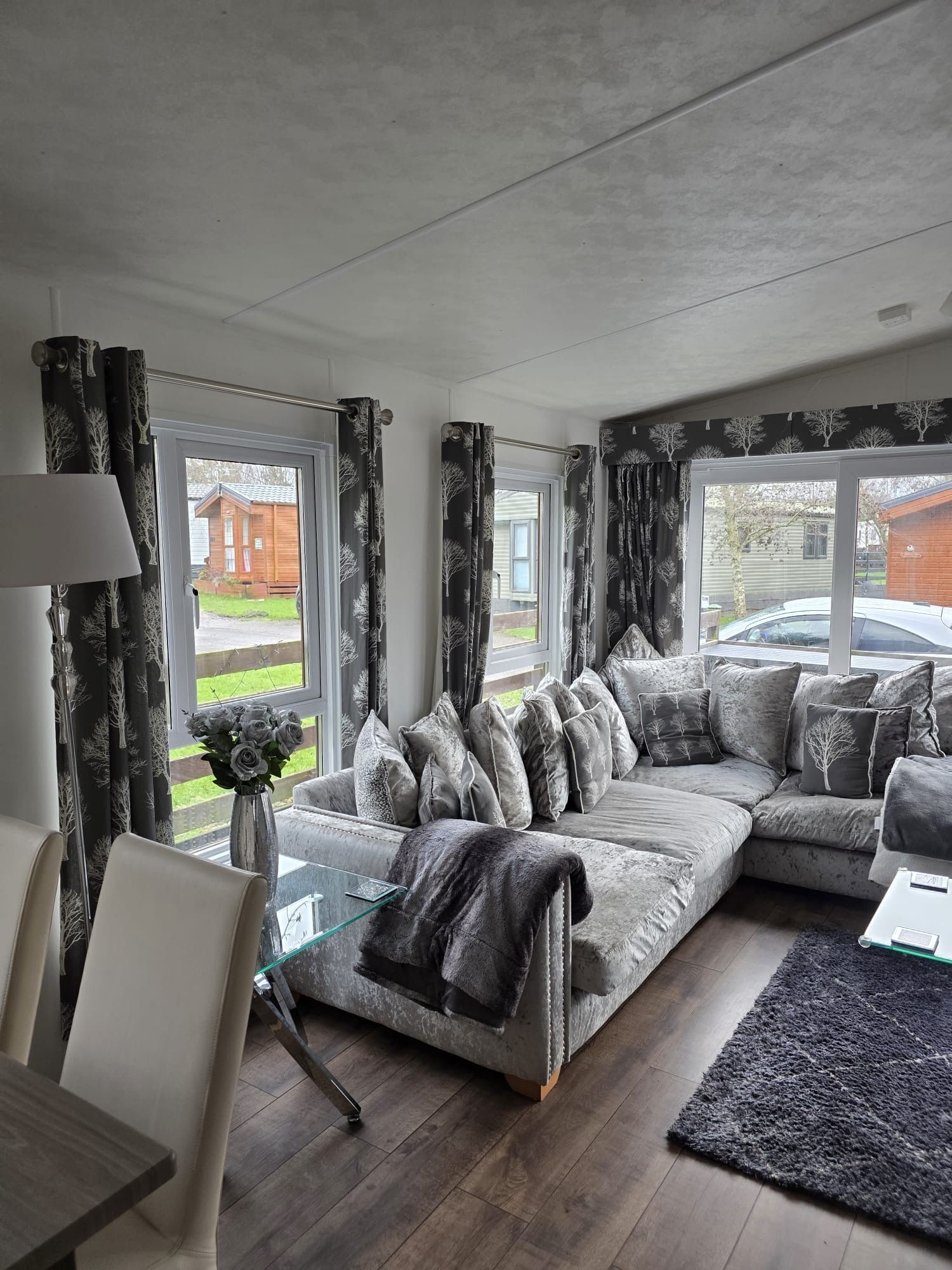 Smart-tv, pejs, dvd-afspiller