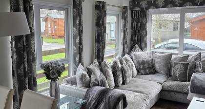 Maple Lodge - lodge, joka nukkuu 6 vierasta 2 makuuhuoneessa