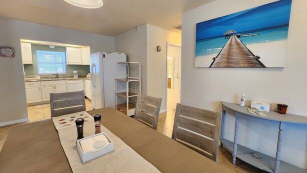 Unclassified image, 1 of 17, button - Beach Style House w/ large backyard, close to fishing, canoeing, and beaches (Bradenton)