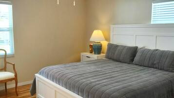 2 bedrooms, desk, travel cot, free WiFi
