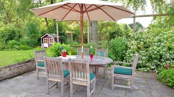 House, Ensuite | Garden