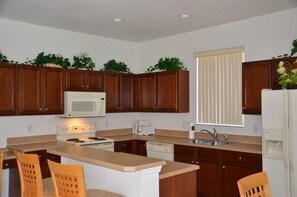 House, 5 Bedrooms | Private kitchen - 151 Birkdale at Highlands Reserve (Davenport)