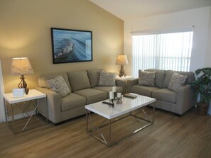 薄型テレビ、DVD プレー��ヤー