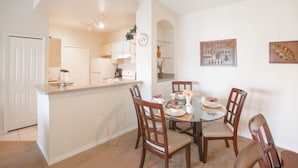 Apartment | Eigene Küche | Wasserkocher mit Kaffee-/Teezubehör, Mikrowelle, Toaster, Hochstuhl