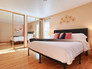 3 bedrooms, iron/ironing board, free WiFi, bed sheets - Scenic Retreat w/ AC Hidden Gem Near SFO/SF/Beach (Pacifica)