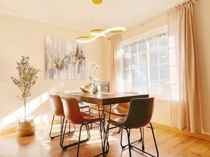 Dining - Scenic Retreat w/ AC Hidden Gem Near SFO/SF/Beach (Pacifica)