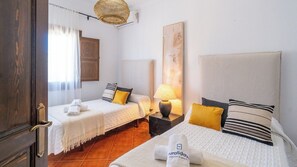 4 dormitorios, tabla de planchar con plancha, cuna de viaje y wifi