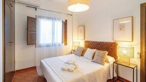 4 bedrooms, iron/ironing board, travel cot, WiFi - Los Caracoles de Almogía by Ruralidays (Málaga)