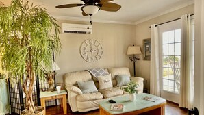 Smart TV, fireplace - Southern Charm /Southern Hospitality! (Chesterfield)