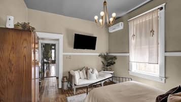 1 habitación, tabla de planchar con plancha, wifi gratis y ropa de cama