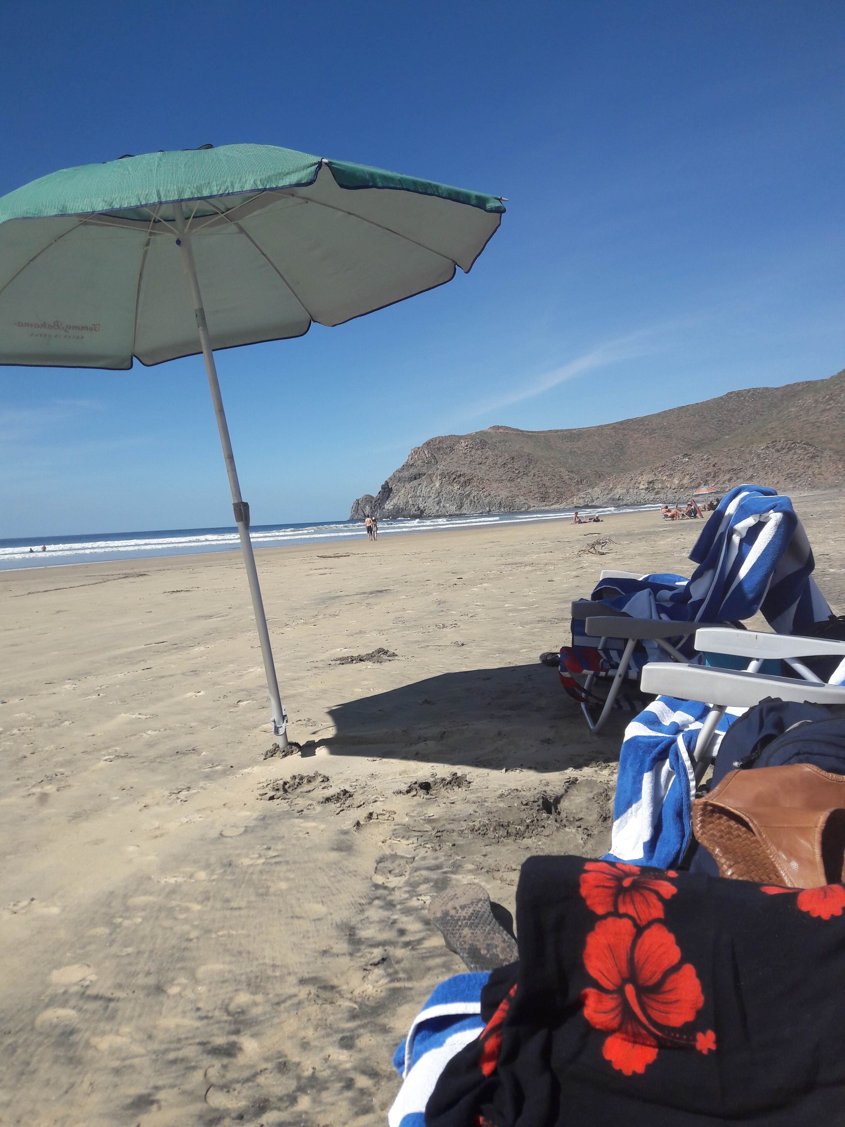 In Strandnähe, Liegestühle, Strandtücher