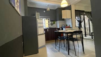 奢华公寓 (Furnished) | 餐厅