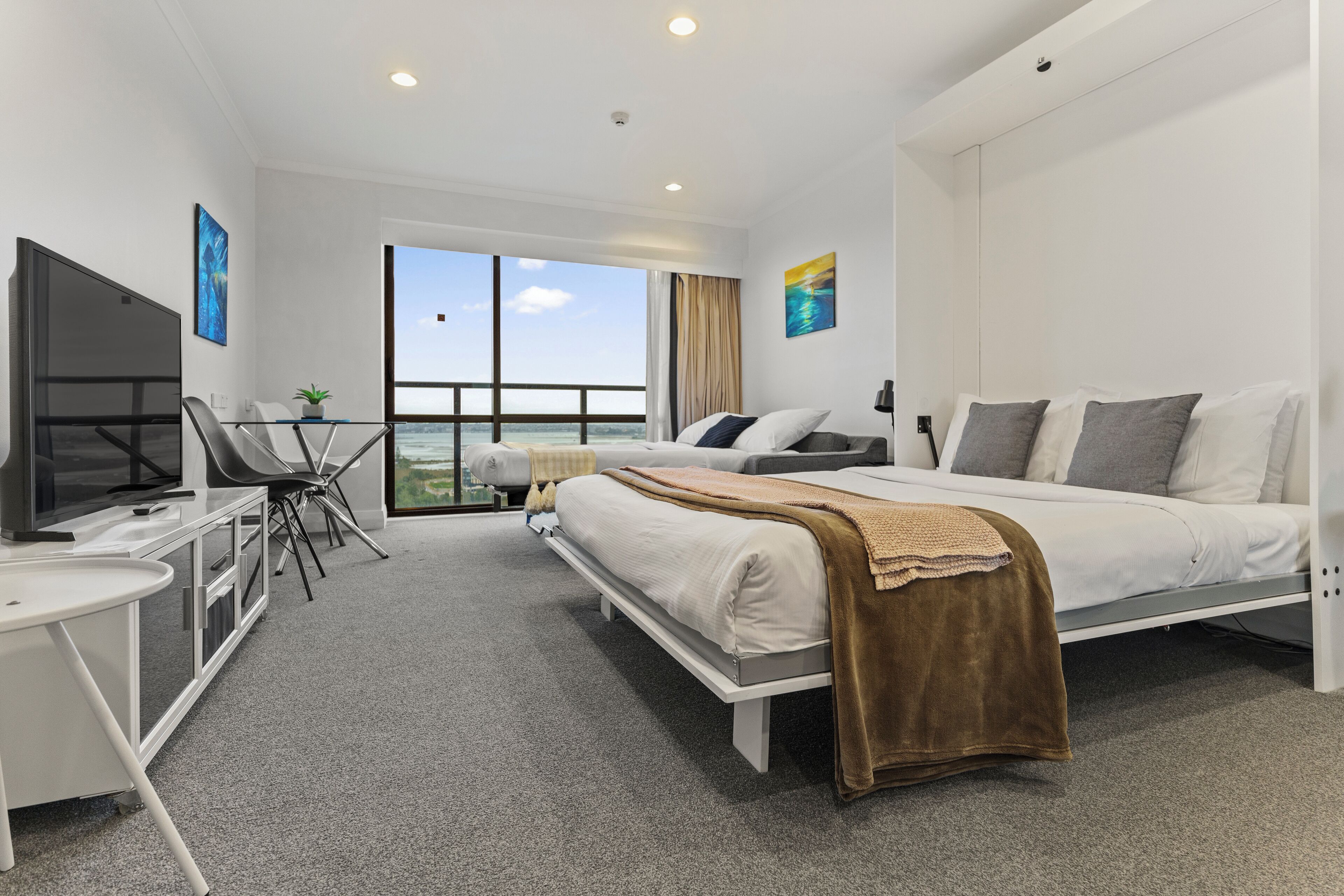 Estudio | Decoración personalizada y muebles diferentes 