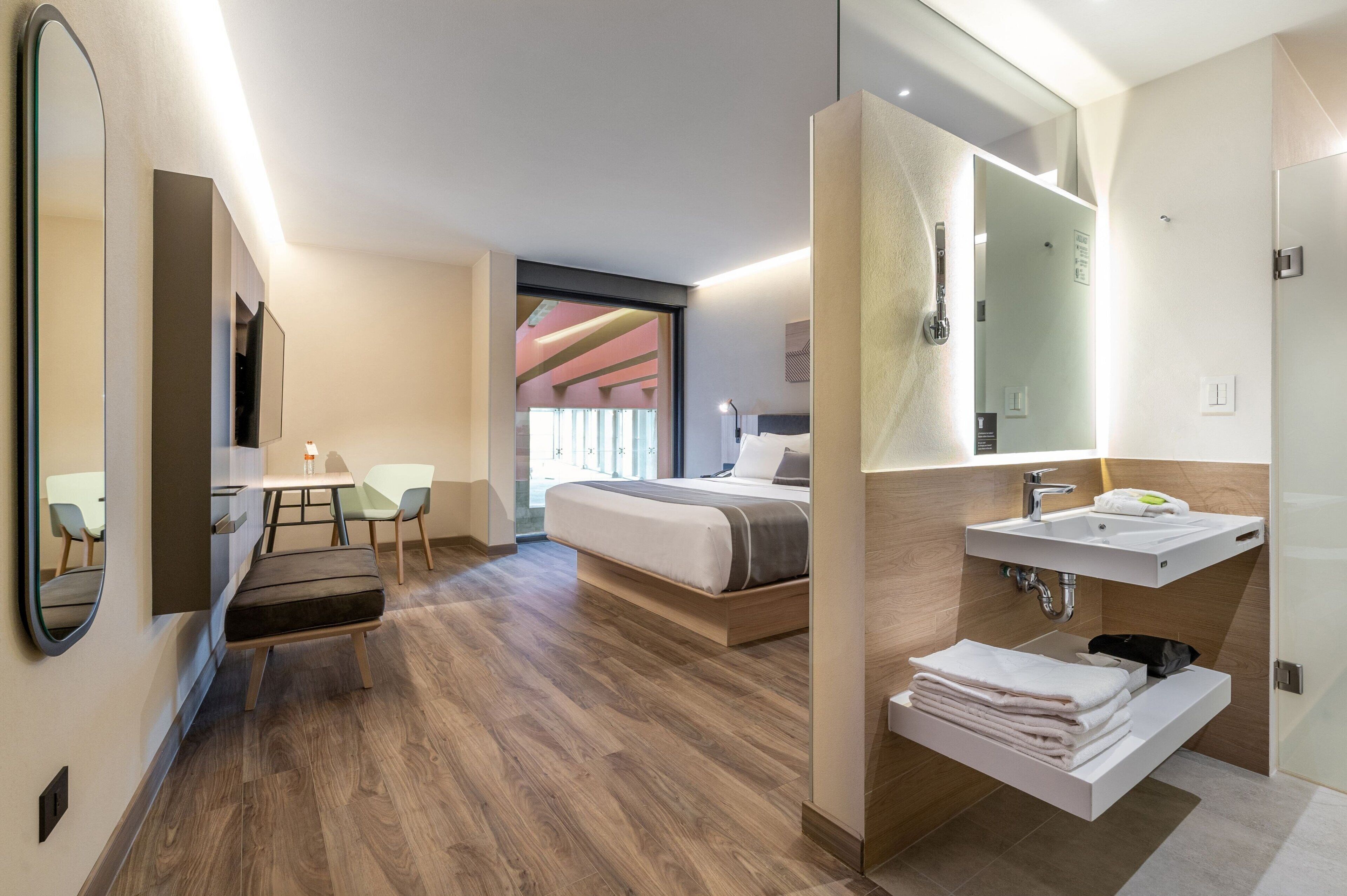 in-room safe, desk, laptop workspace, blackout curtains