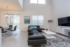 Ferienhaus | Wohnzimmer | Fernseher