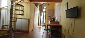 Interior - A Sicilian "Dammuso" nestled in the baroque of the Hyblean mountains. (Palazzolo Acreide)