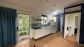 Cabin | Private kitchenette