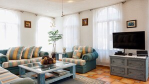 Living area - Residencia Jardin Real (Cuernavaca)
