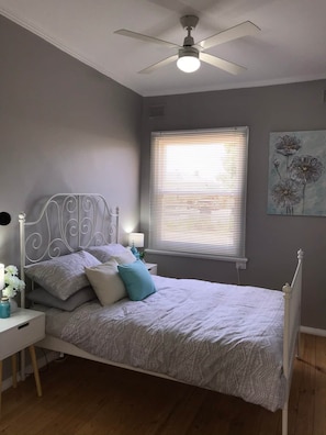 Unclassified image, 3 of 12, button - CUTE AND COSY II - Events, Workers and Getaways (Murray Bridge)